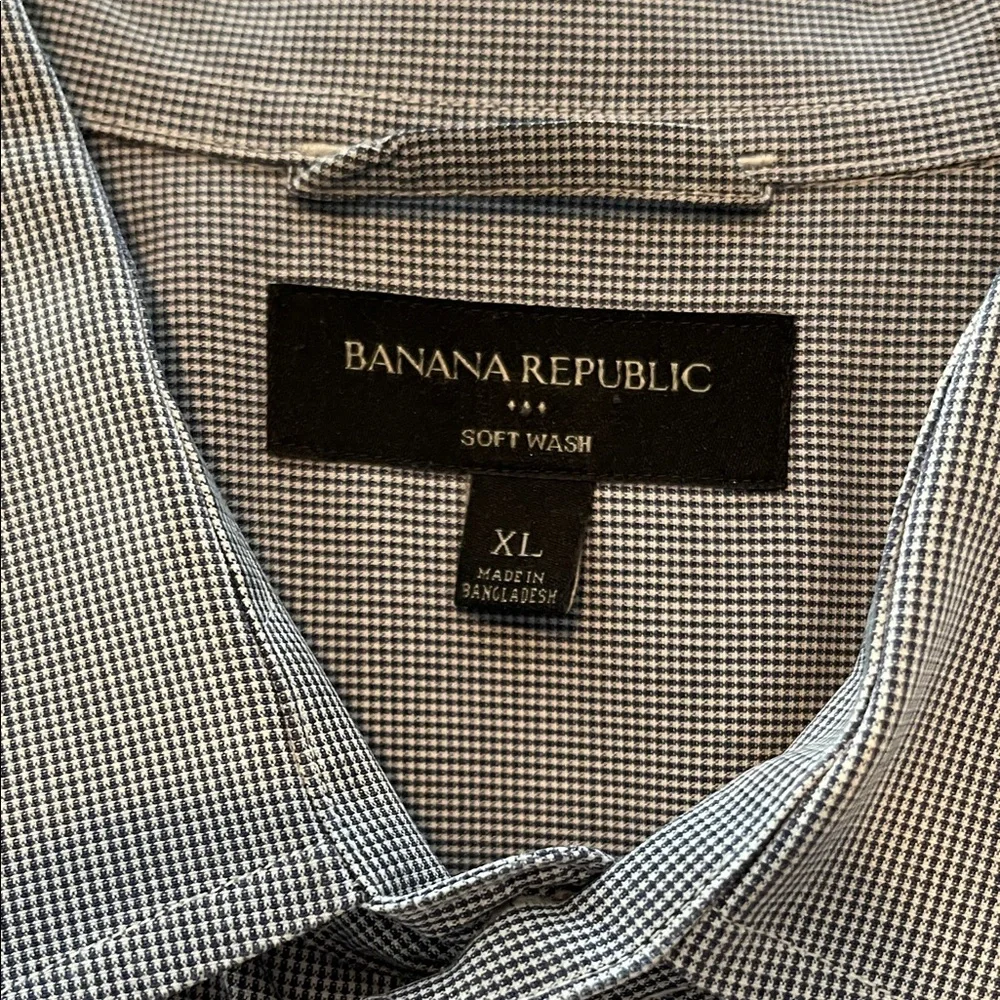 Banana Republic Men's Casual Blue Button Down Shirt